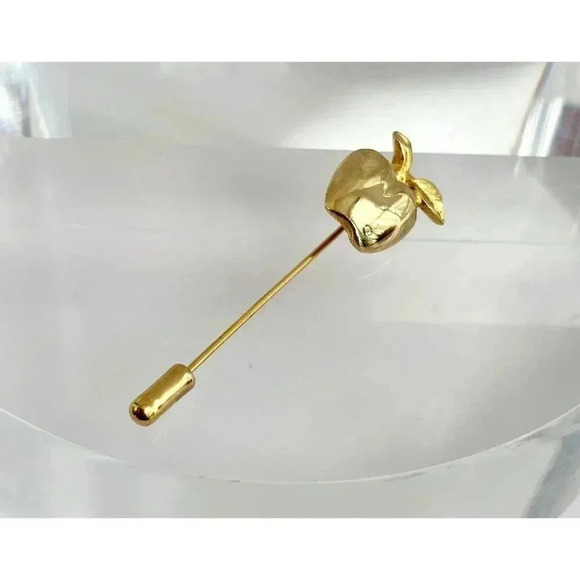 Jewelry - Vintage Gold Colored Apple Stick Pin
